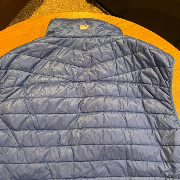 Men’s Vineyard Vines Vest - Picture 2 of 3